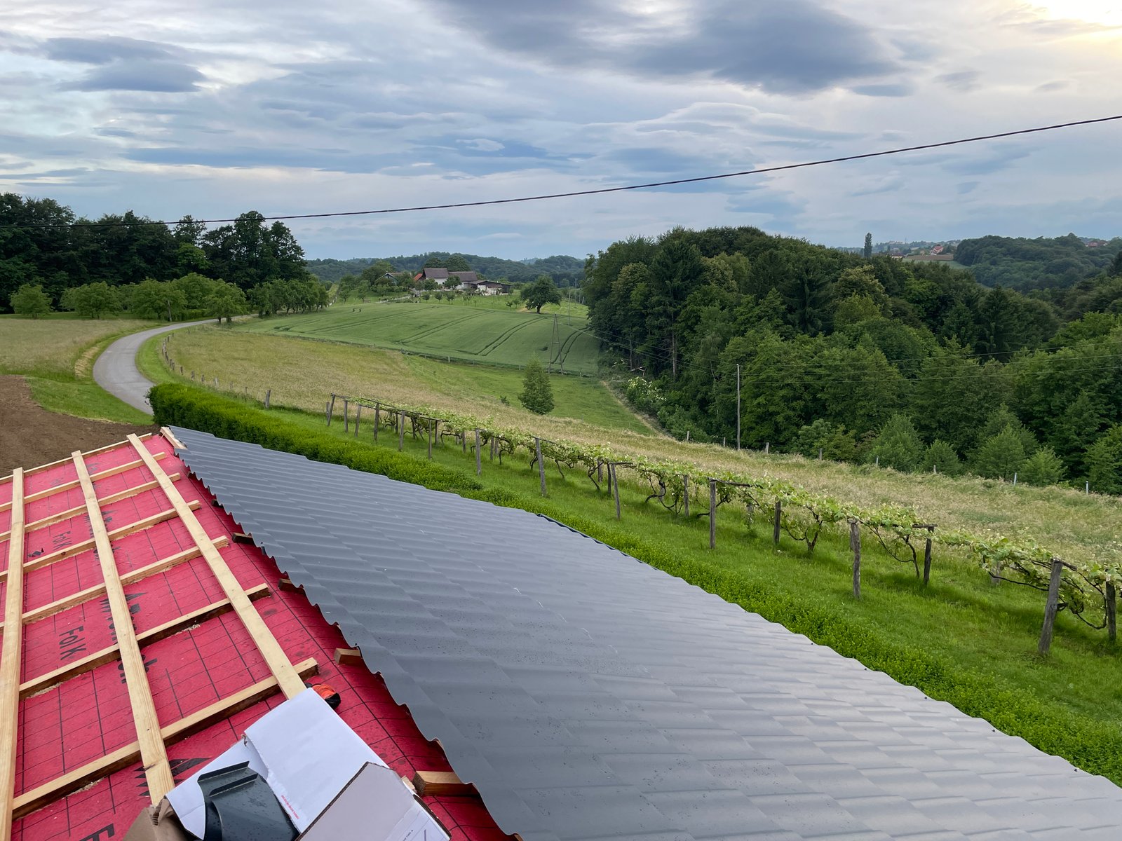 Retro Roofing — lucrare 3 în Sectorul 1